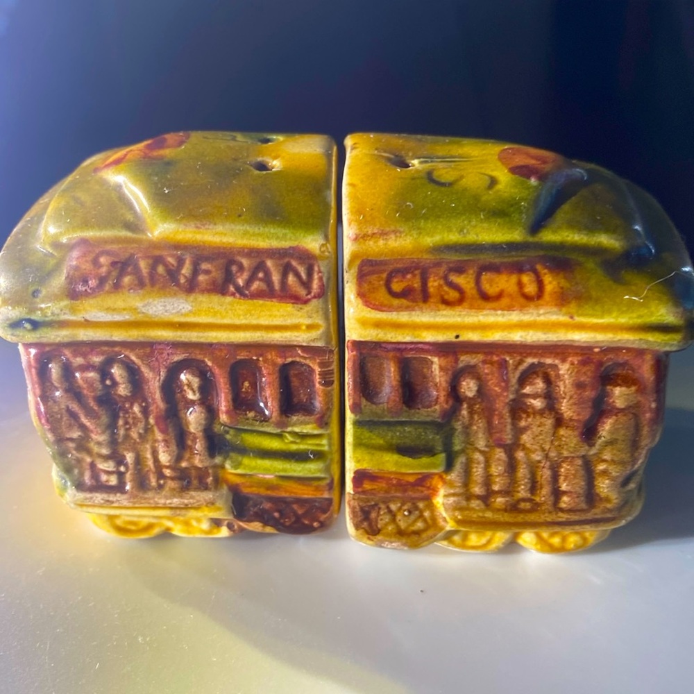 Vintage 70’s San Francisco Cable Car / Trolley Ceramic salt and pepper shakers